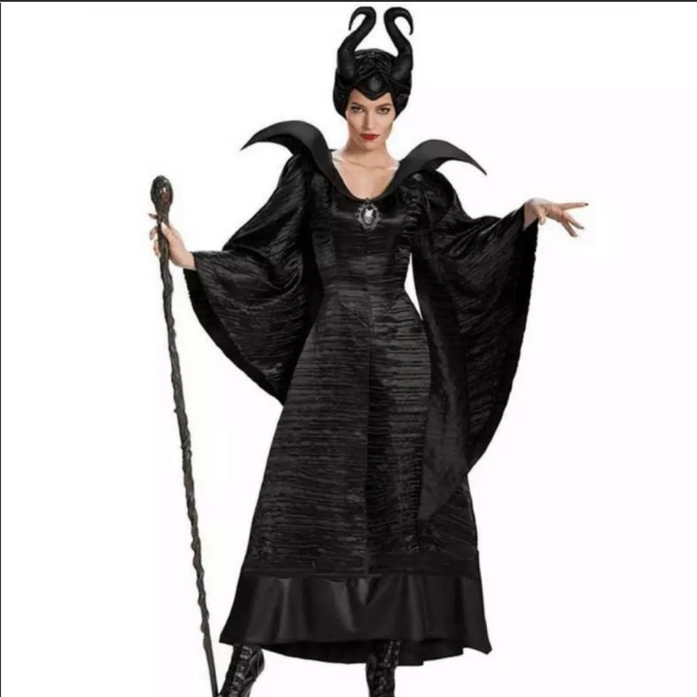 Maleficent costume w/horns